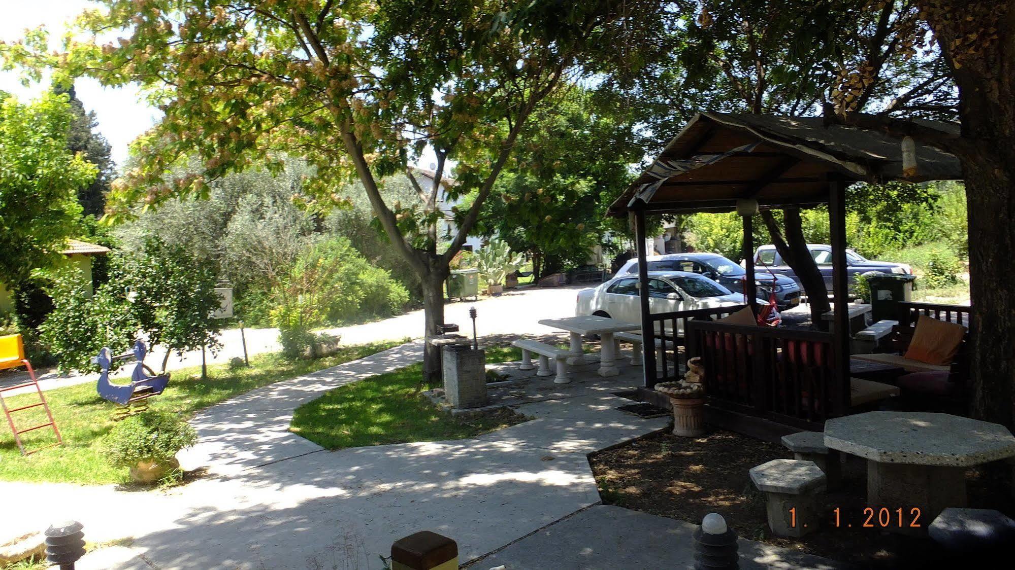 Nuriel Fruit & Guest House Sheʼar Yashuv Εξωτερικό φωτογραφία